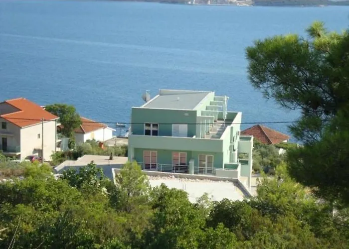 4 Enjoy * קומרנה