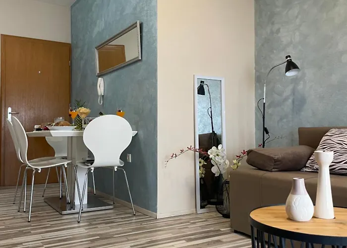 4 Enjoy דירה קומרנה